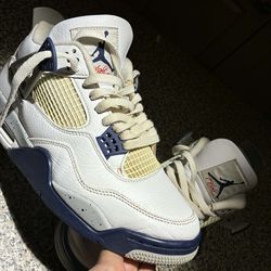 Nike Air Jordan 4 Retro