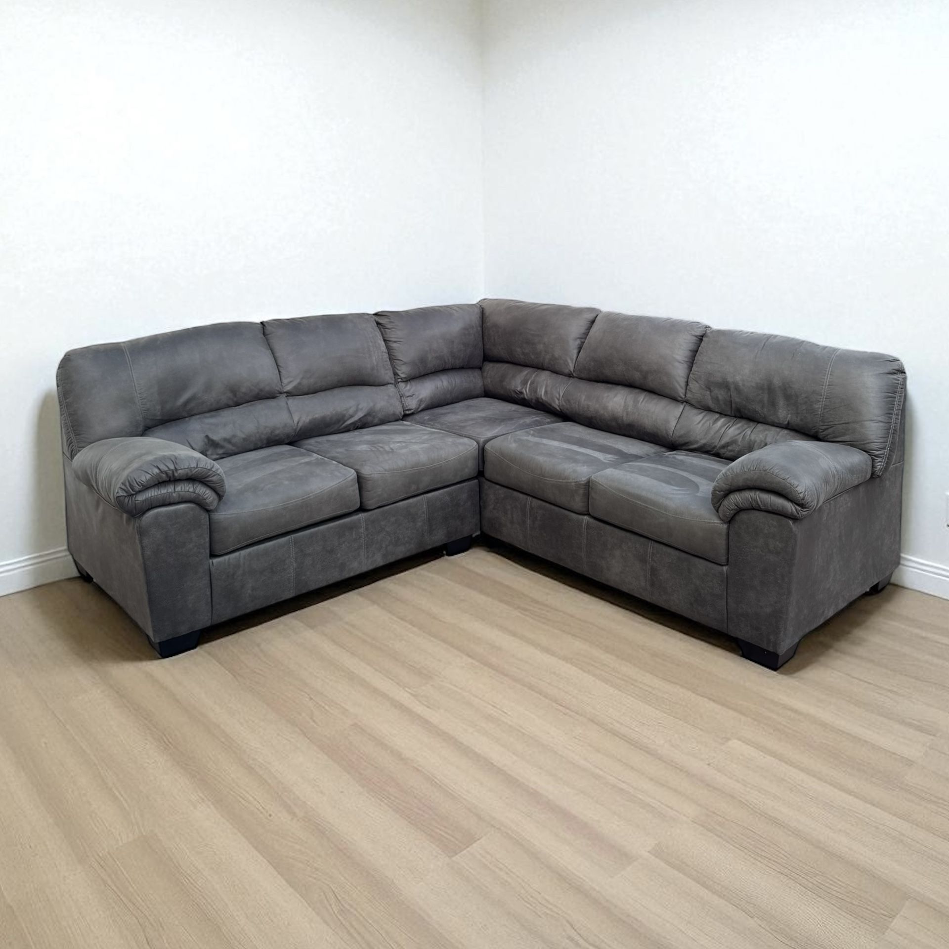 GREY SECTIONAL COUCH 