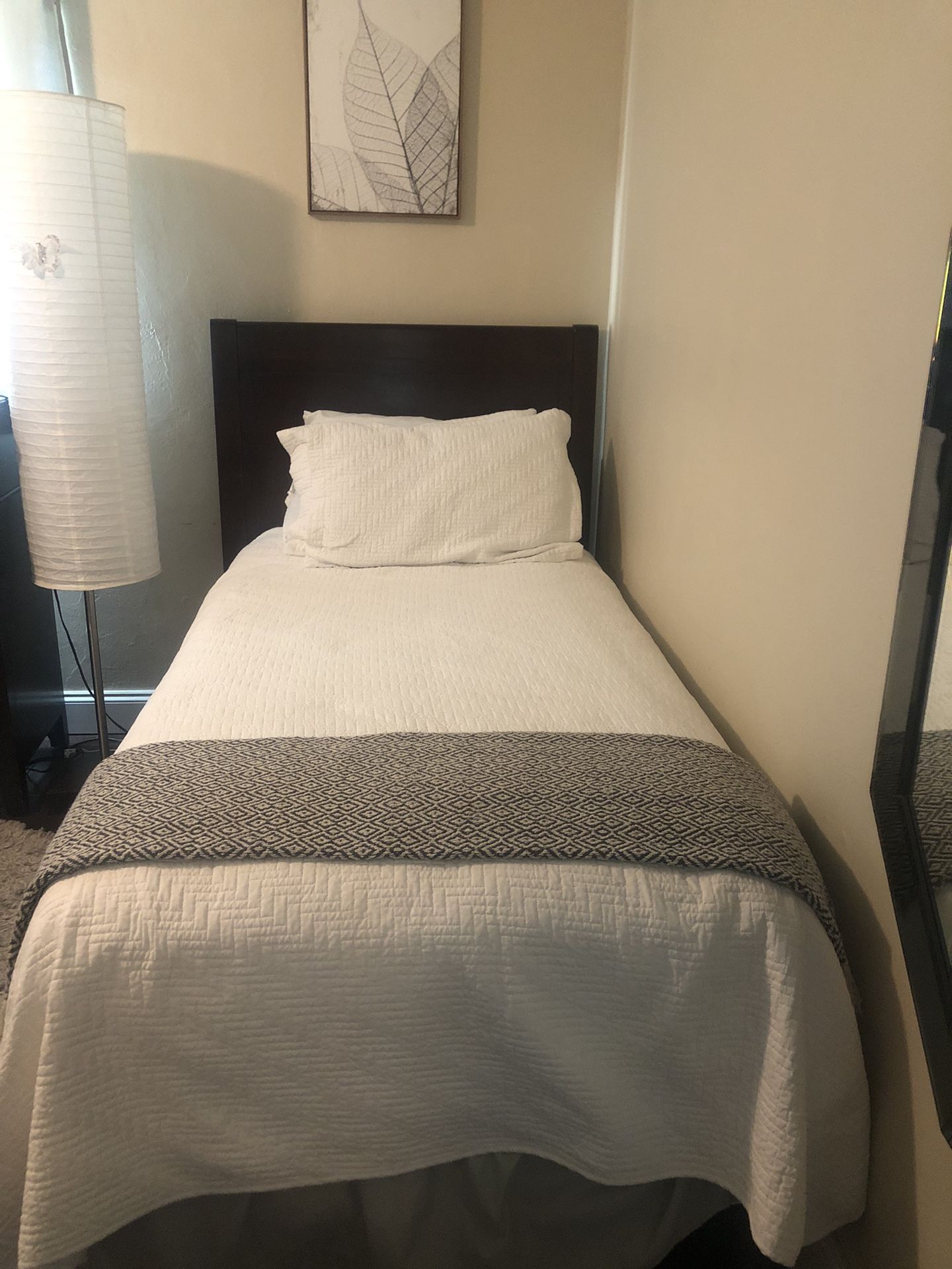 A SET OF TWIN BEDS ( 2 Beds) with All Wood Headboard /Single Beds