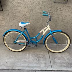 Schwinn Woman’s small beach cruiser - Like New