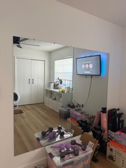 Frameless mirrors