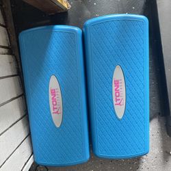 Tone Fitness Compact Aerobic Step Platform in blue