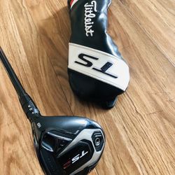 Titleist TS2 5 Fairway Wood 18* with Stiff Graphite Shaft and Headcover