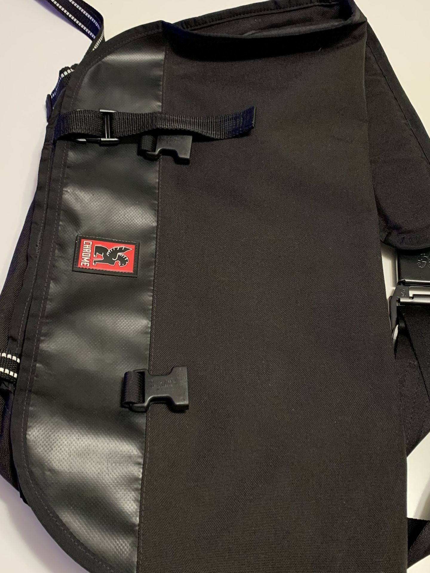 CHROME Messenger Bag