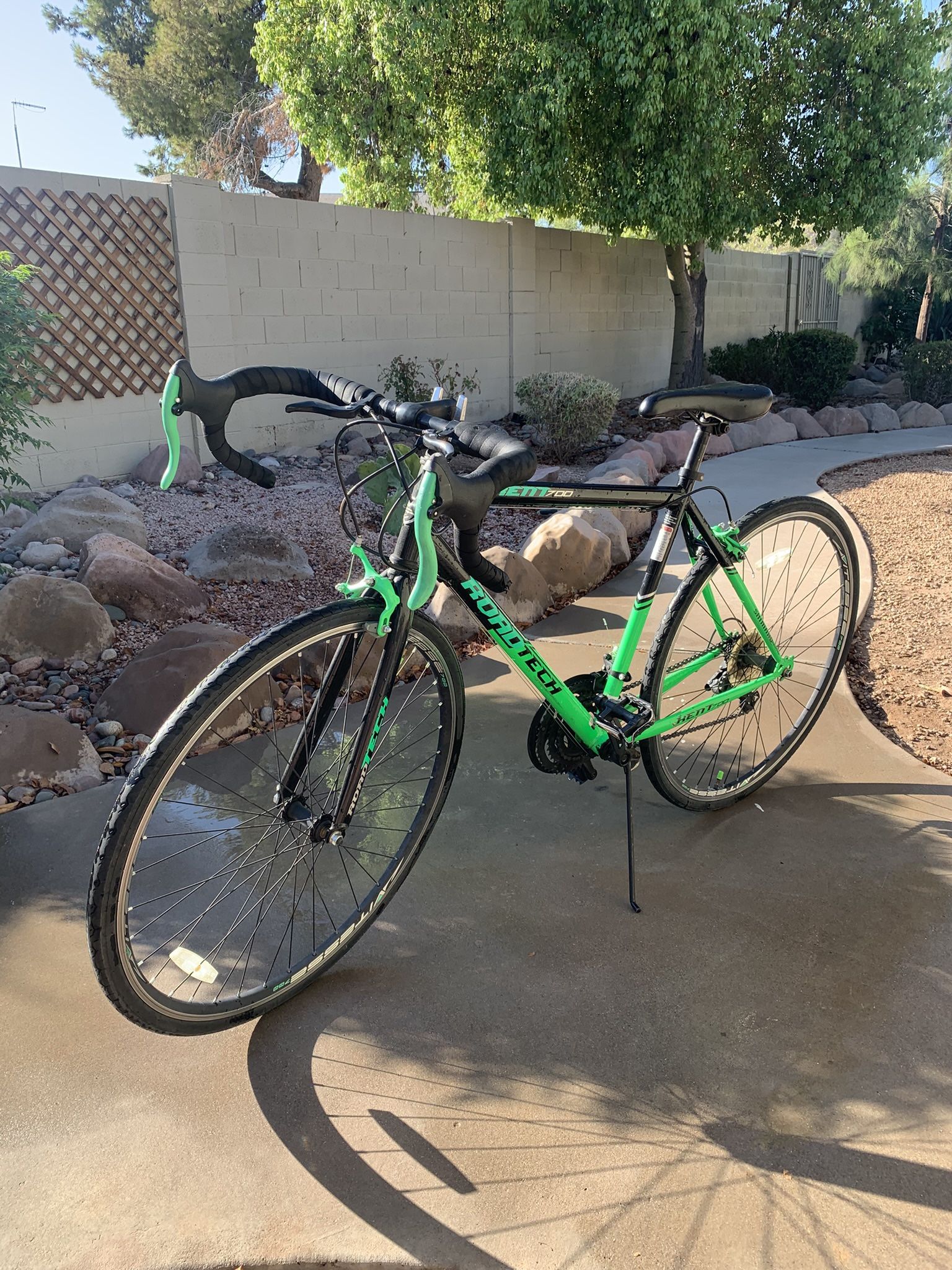 **NEW|KENT 700C ROADTECH BICYCLE**