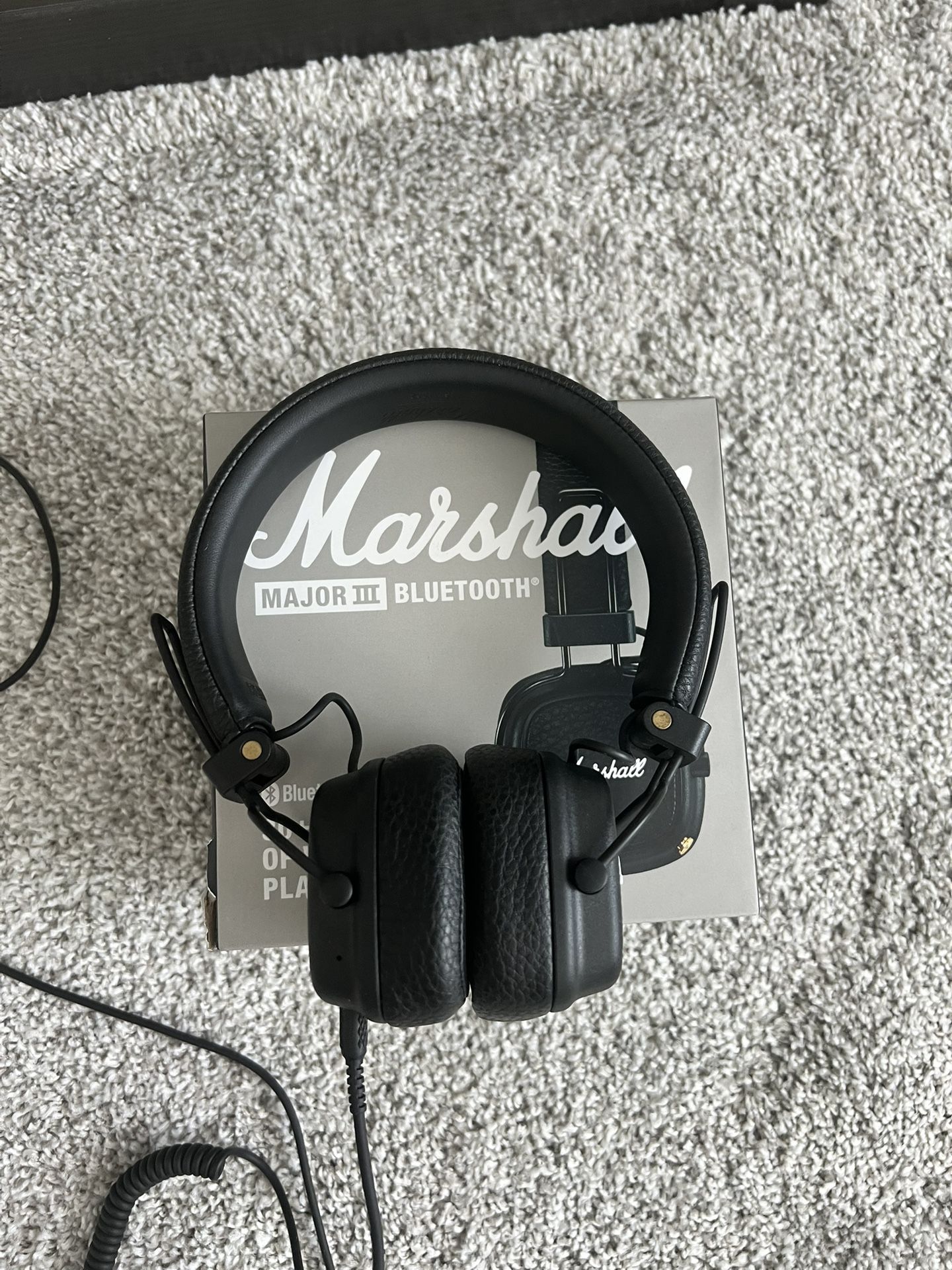 Marshall Bluetooth On Ear Headphones
