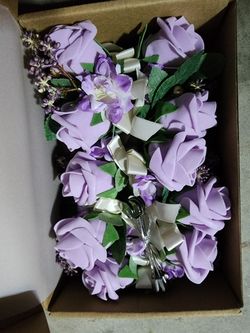 Lings Moment Flower Pins