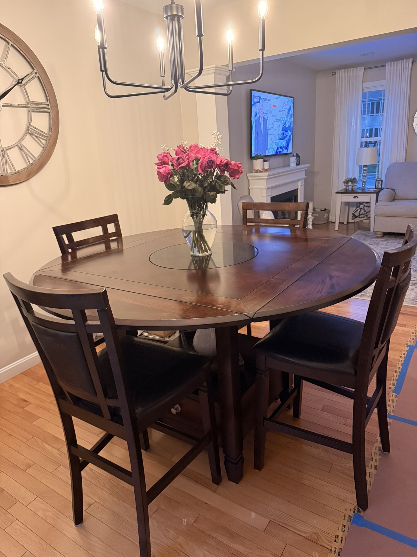 Dinning Table & 6 chairs 