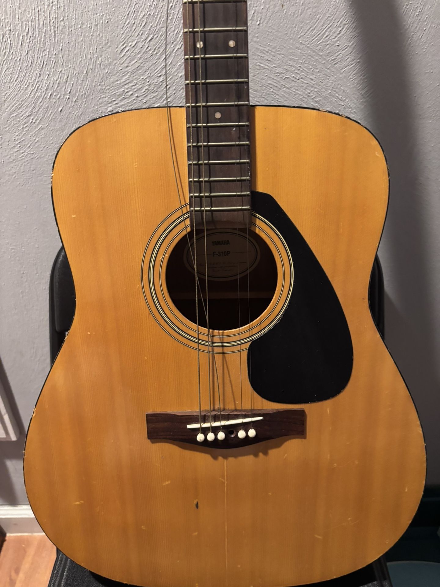 Yamaha Wood Guitar
