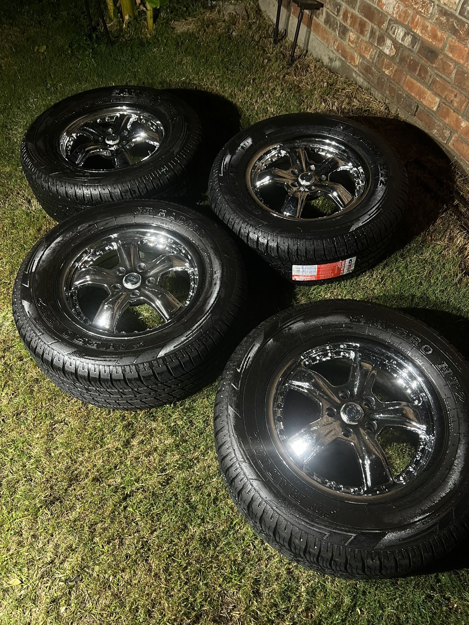 17”  Mustang/Shelby wheels AMERICAN RACING RIMS (new tires!)