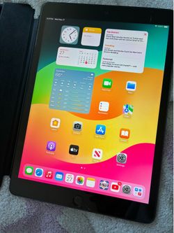 Apple iPad 9th Generation 64GB Wi-Fi – Works Great, Minor Screen Crack