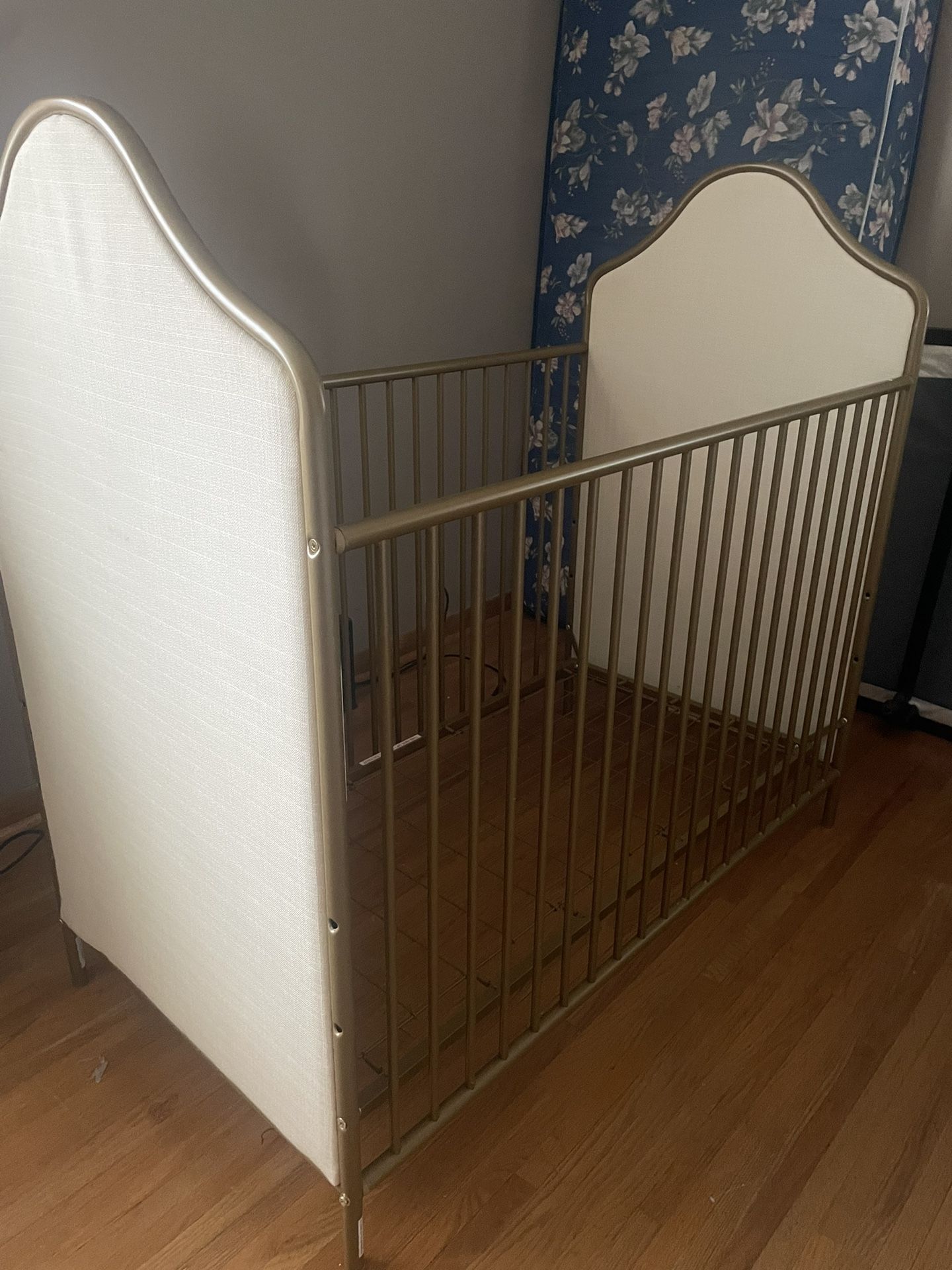 Crib/Toddler Bed