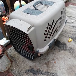 Listing Title: Petmate Pet Taxi Carrier - Medium/Intermediate (Storage Top)