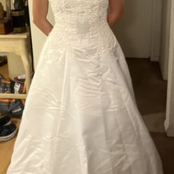 Wedding dress -white- Bust Size 34 Waist 29 Hips 35 