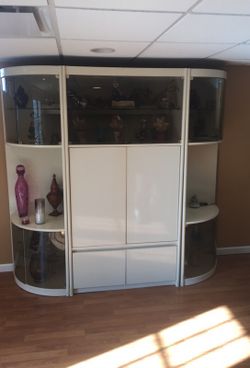 Entertainment center