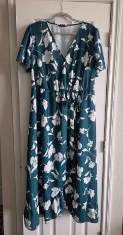 18/20 Gorgeous Bloomchic Wrap Dress!