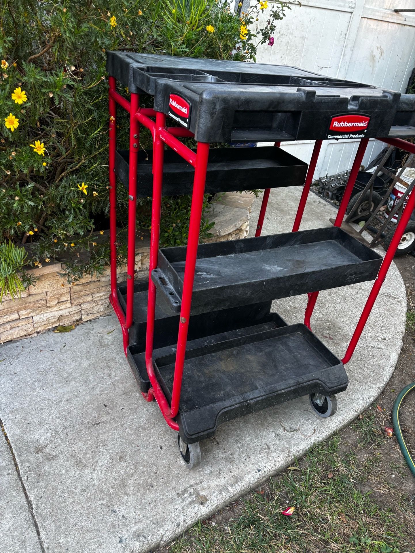 Rubbermaid ladder cart