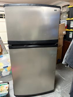 Kenmoore coldspot refrigerator