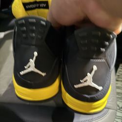 Thunder 4s worn 1 no box