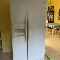 Full Kitchen Apliances 