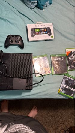 Xbox One Console Bundle with Games and Controller