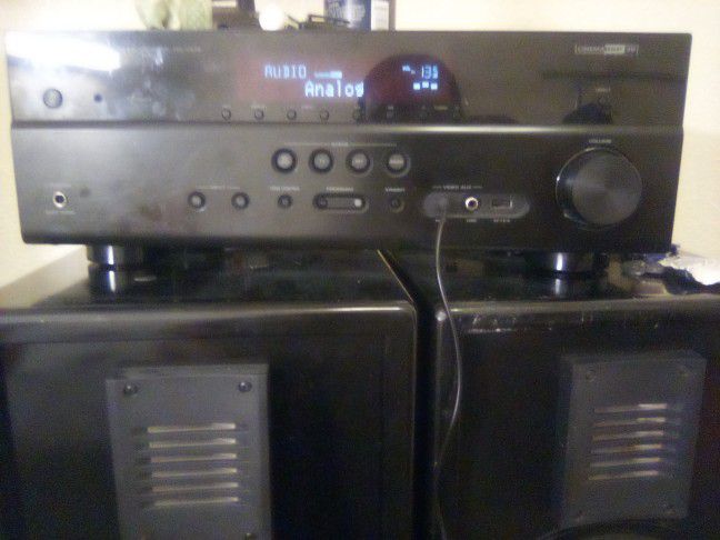 Yamaha Stereo Receiver And Speakers 