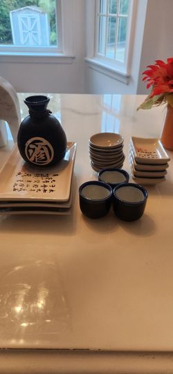 Saki Set With Plates