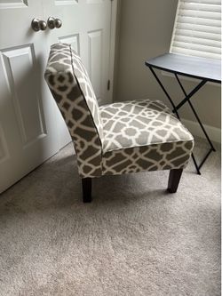 Accent chair, comfortable, like new