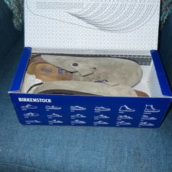 Brand New Size 8 Women 