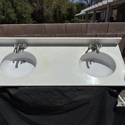 Bathroom sink