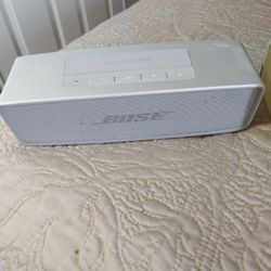Bose  Sound Link Mini Bluetooth Wireless Speaker $75 Cash