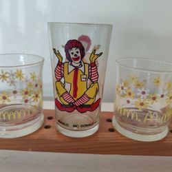 MCDONALD'S COLLECTIBLE GLASS SET