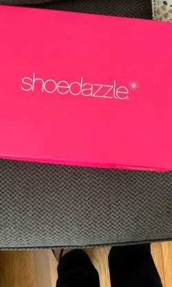 Shoe dazzle brand new