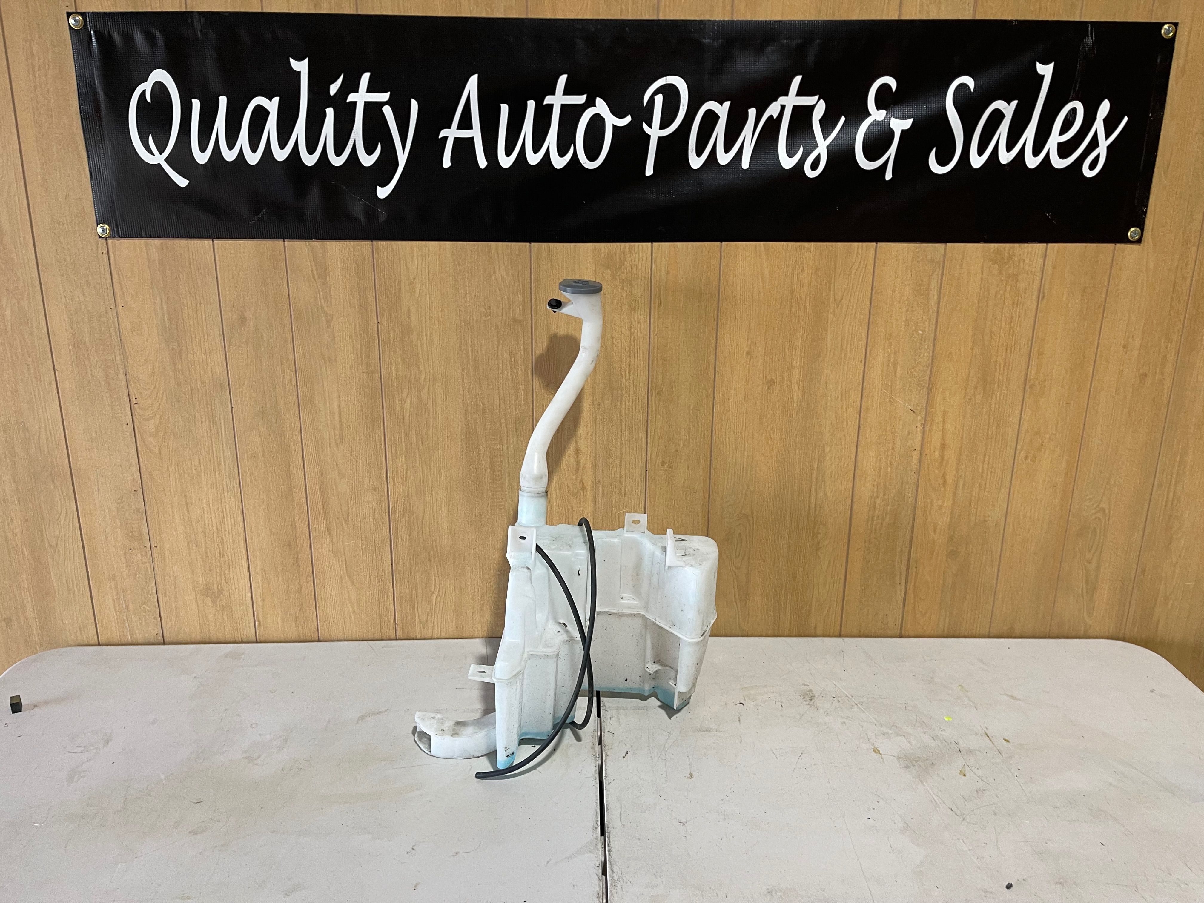 2014 2015 2016 2017 2018 2019 2020 2021 2022 2023 Infiniti Q50, Q60 Washer Tank
