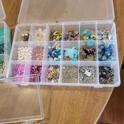 Glass Beads And Other For Jewelry Making 4 Cases