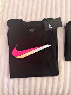 Nike Women’s XS Black T-shirt’s Bundle $15