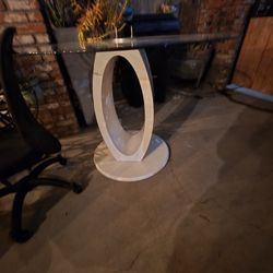 Unique Table With Round Glass