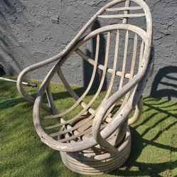 2 vintage rattan