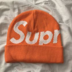 BRAND NEW DEADSTOCK SUPREME ORANGE BEANIE