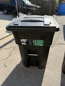 Toter 96 Gallon Wheeled Trash Can