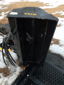 New/unused 32" Hydraulic Tilt Bucket With Hoses For 1/2ton Miva Mini Excavators 