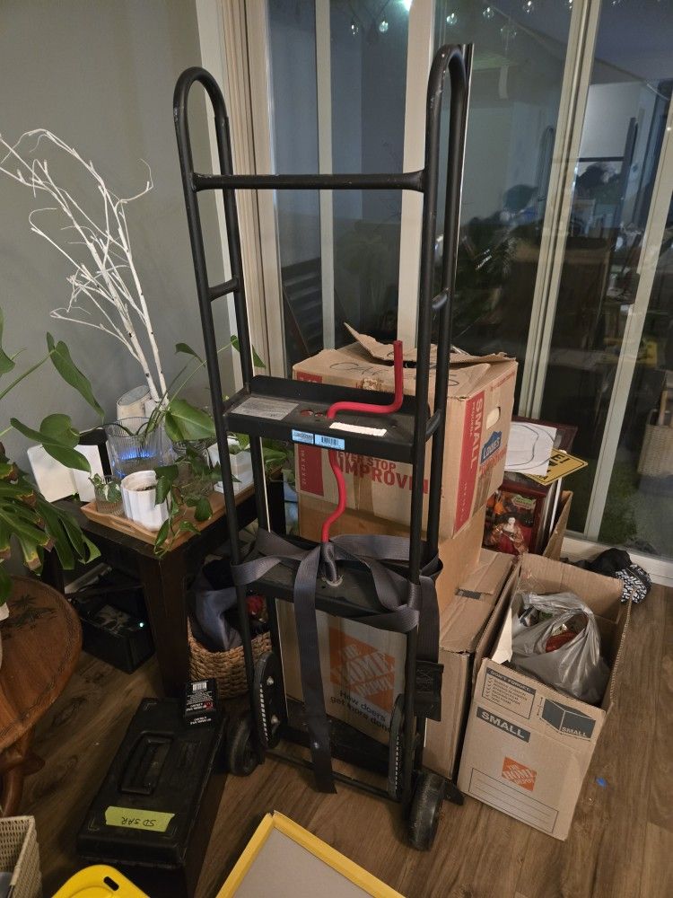 Milwaukee 800 lb. Capacity Appliance Hand Truck