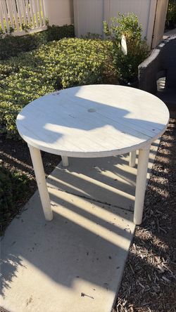 FREE Plastic Table