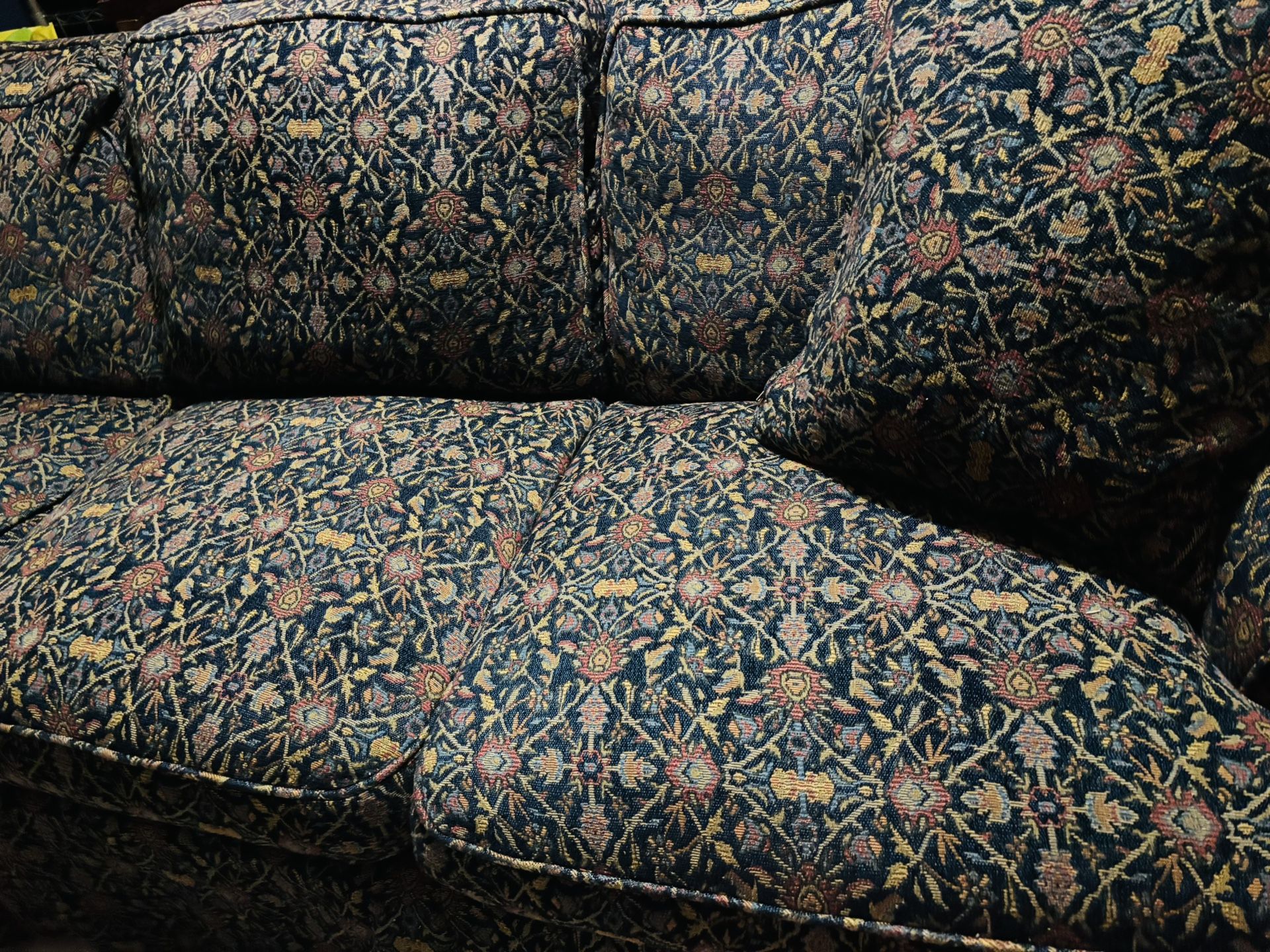 Lee Sofa