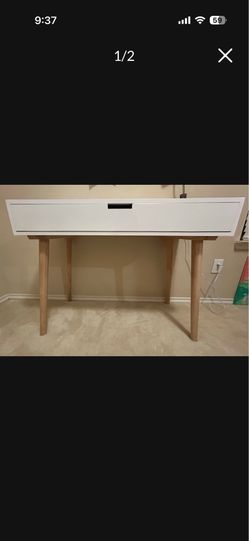 Reading desk