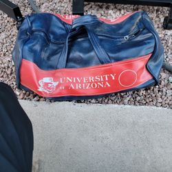 Vintage Leather U of A  Golf Bag.... With Balls!