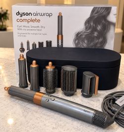 Dyson Airwrap  Multi-Styler +5Attachments + Storage Case