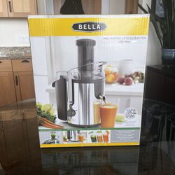 Bella High Power Juice Extractor. (USED ONCE)