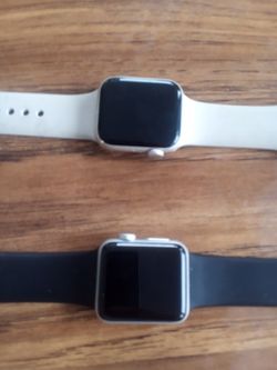 2 Apple Watches 