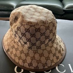 NWT Gucci hat m bob double bace Gucci HAT M